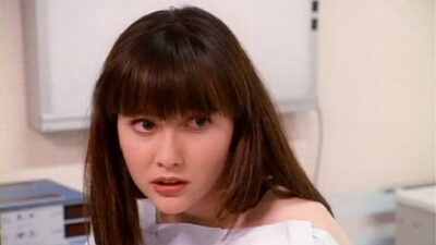 Beverly Hills 90210 : aviez-vous remarqué cette grosse incohérence sur Brenda ?