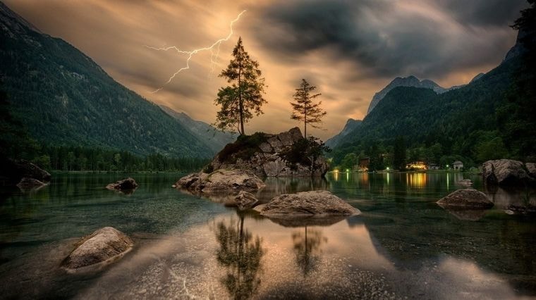 Dans une montagne ensorcelée