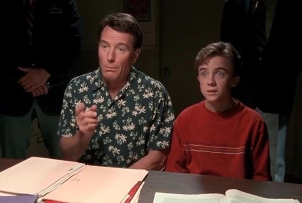 Malcolm : Frankie Muniz révèle que Bryan Cranston continue de l’appeler très régulièrement