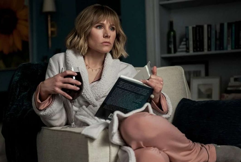 La Femme qui habitait en face de la fille à la fenêtre : la série Netflix a-t-elle un lien avec le film La Femme à la fenêtre ?