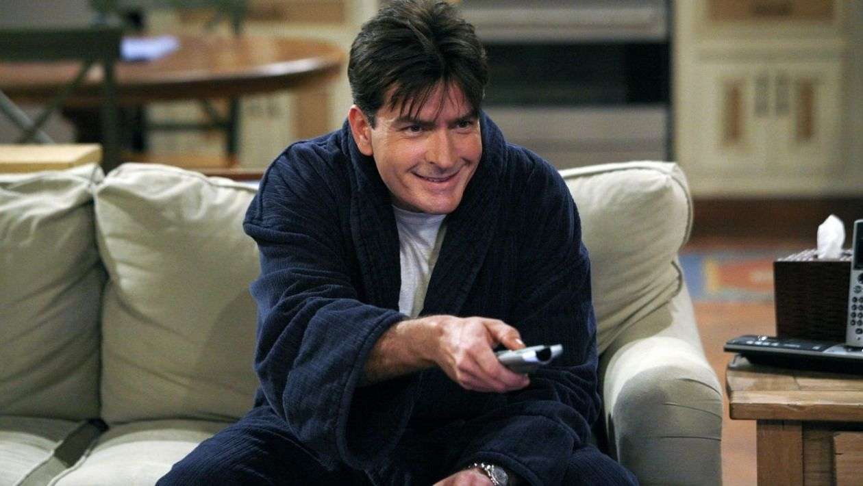 Charlie Sheen dans la sitcom Mon Oncle Charlie