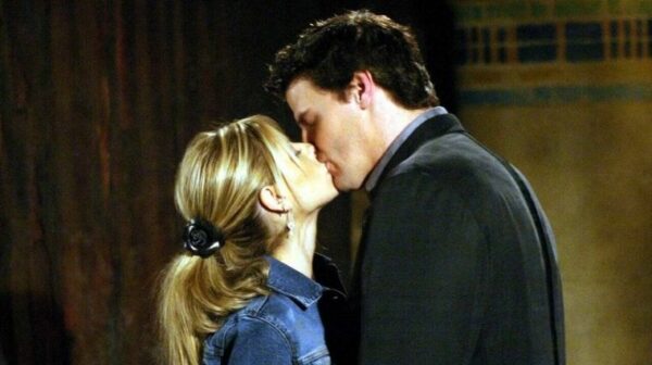 Buffy et Angel baiser Buffy contre les vampires