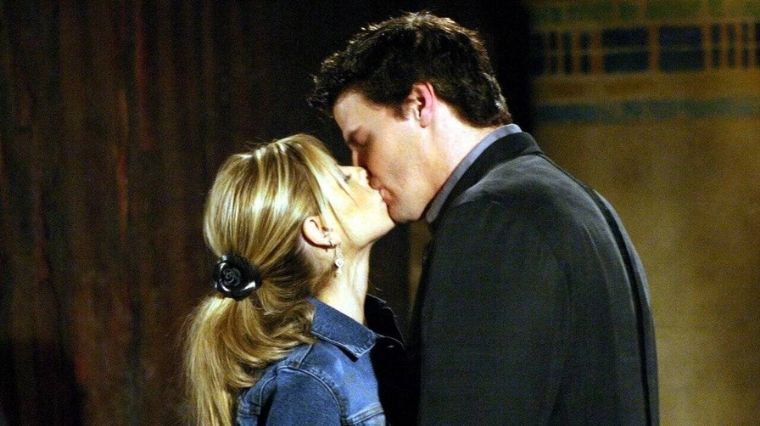 Buffy et Angel baiser Buffy contre les vampires