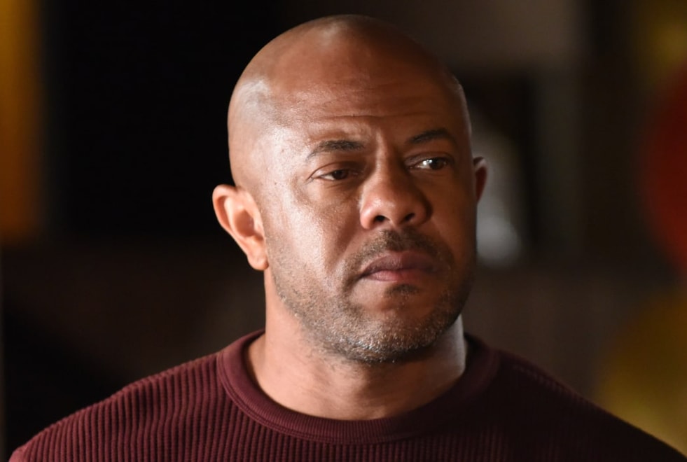9-1-1 : viré à cause des règles de vaccination, Rockmond Dunbar accuse la production de racisme