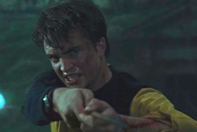 Harry Potter : pourquoi Robert Pattinson (Cedric Diggory) tient sa baguette à deux mains ?