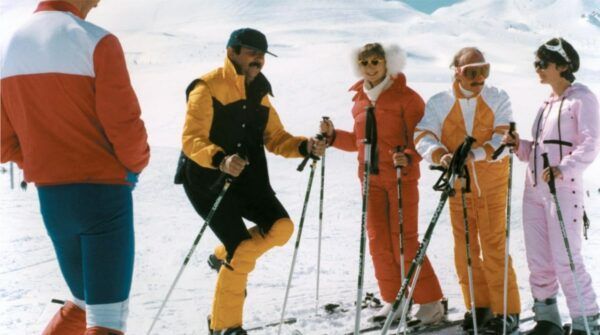 tanned people go skiing