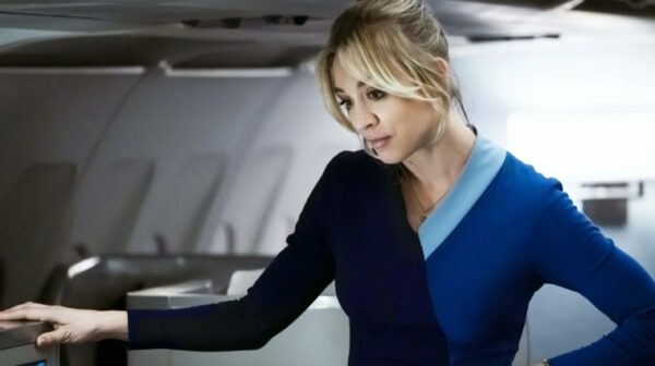 kaley cuoco cassie the flight attendant