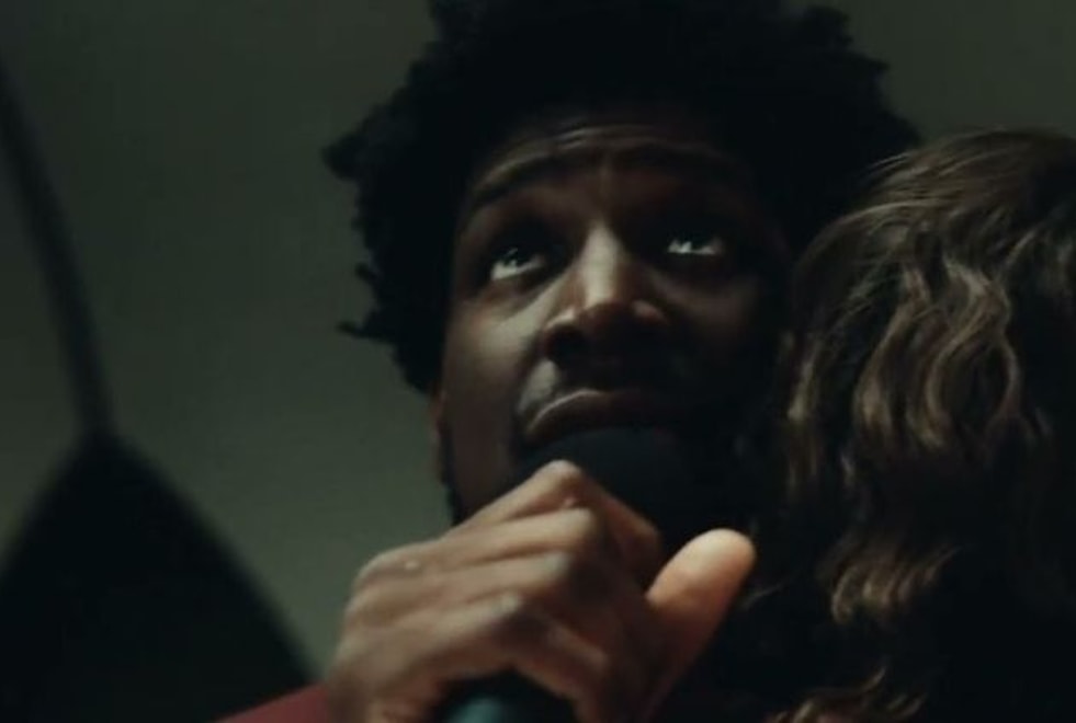 Euphoria : Labrinth, « Les ados sont tombés amoureux des chansons de la première saison et ça c’est incroyable ! » (INTERVIEW)