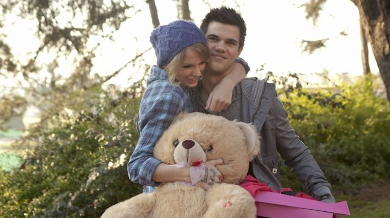 taylor-swift-taylor-lautner-valentines-day