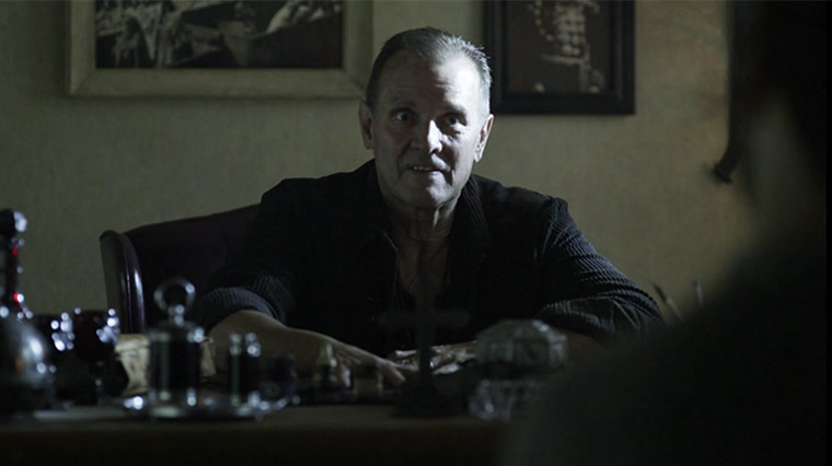 yeux-fous-the-walking-dead-saison-11-episode-13-questions-betes