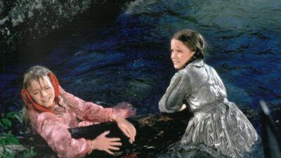 La Petite maison dans la prairie : pourquoi Alison Arngrim et Melissa Gilbert se sont urinées dessus pour le tournage de cette scène ?