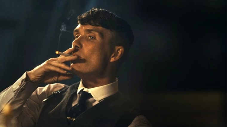 tommy shelby cigarette peaky blinders