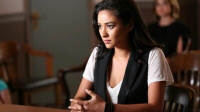 Pretty Little Liars : Shay Mitchell dévoile son histoire d'amour préférée dans la série