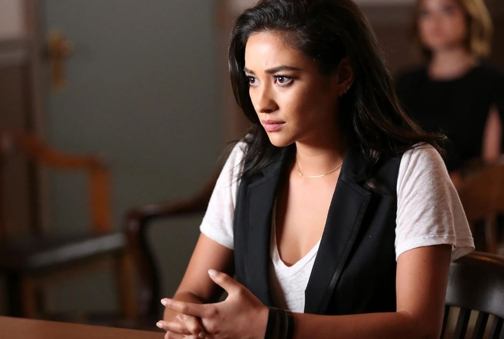 Pretty Little Liars : Shay Mitchell dévoile son histoire d’amour préférée dans la série