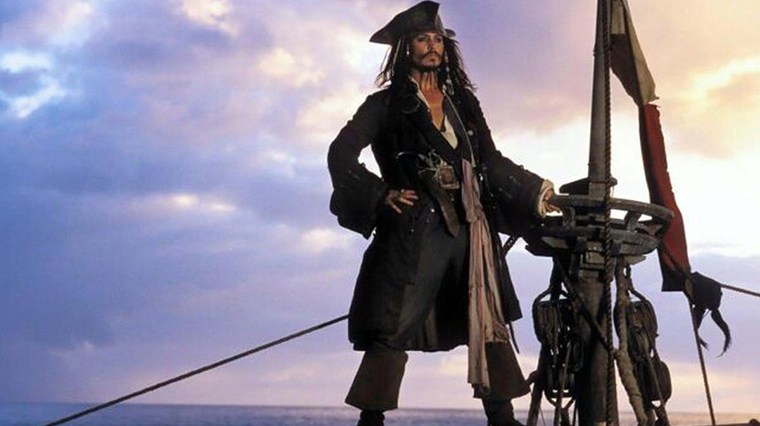 johnny depp joue jack sparrow dans pirates des caraibes