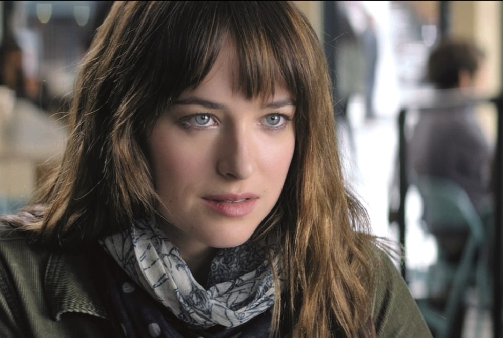 « Si j’avais su, je ne l’aurais pas fait », pourquoi le tournage de 50 Nuances de Grey a été très difficile pour Dakota Johnson ?