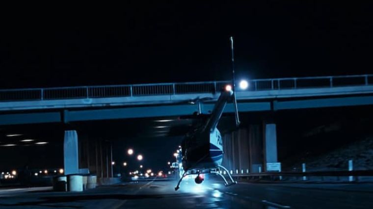 La scène de l'hélicoptère sous le pont dans le film Terminator 2
