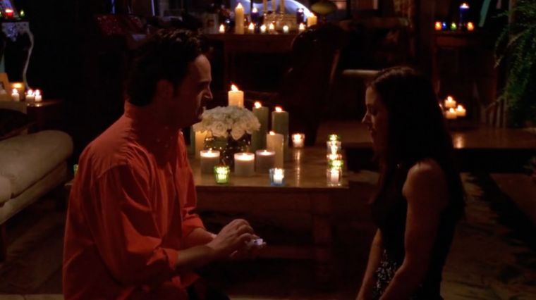 chandler-monica-friends-demande-en-mariage