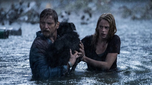 Barry Pepper Kaya Scodelario CRAWL