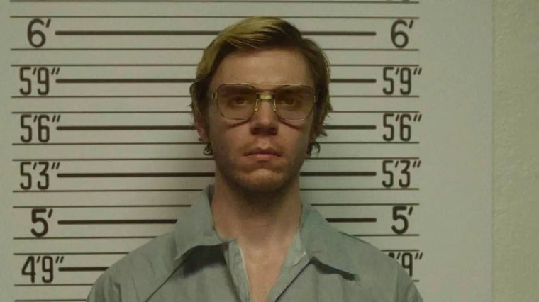 evan-peters-dahmer
