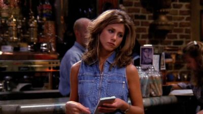 Friends : Jennifer Aniston (Rachel) donne son avis sur sa coupe de cheveux mythique dans la série
