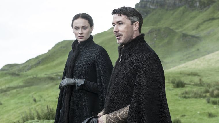 Sansa et Littlefinger Baelish dans la série Game of Thrones 