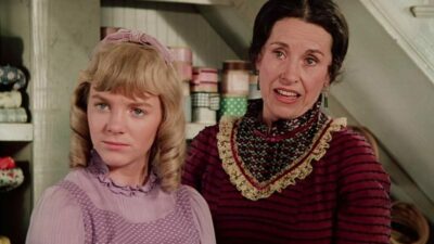 La Petite Maison dans la Prairie : Alison Arngrim révèle pourquoi elle a adoré jouer l&rsquo;odieuse Nellie Oleson