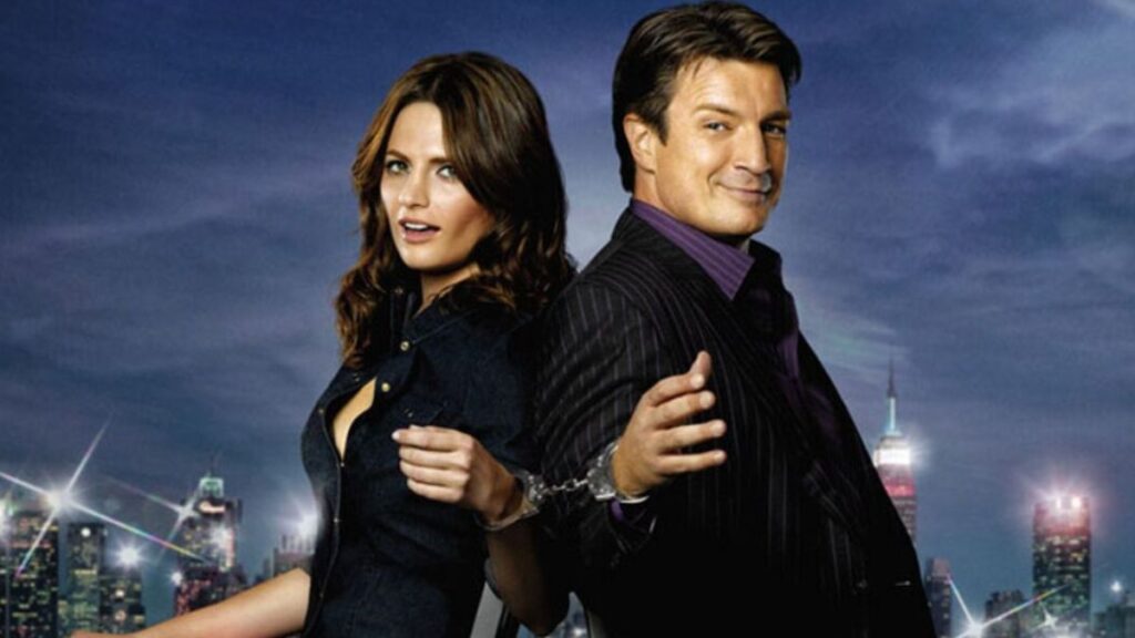 Stana Katic et Nathan Fillion dans la série Castle.