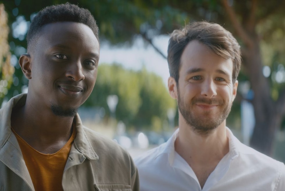 Jumeaux mais pas trop : 3 choses à savoir sur le film