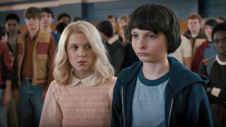 Stranger Things : Finn Wolfhard (Mike) réagit au fait qu'il n'embrasse pas bien