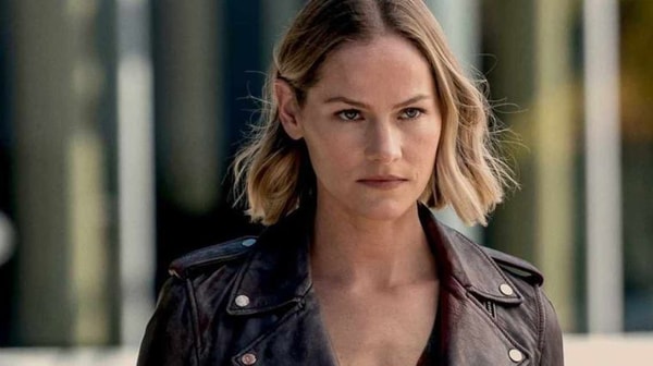 kelly-overton-van-helsing-serie