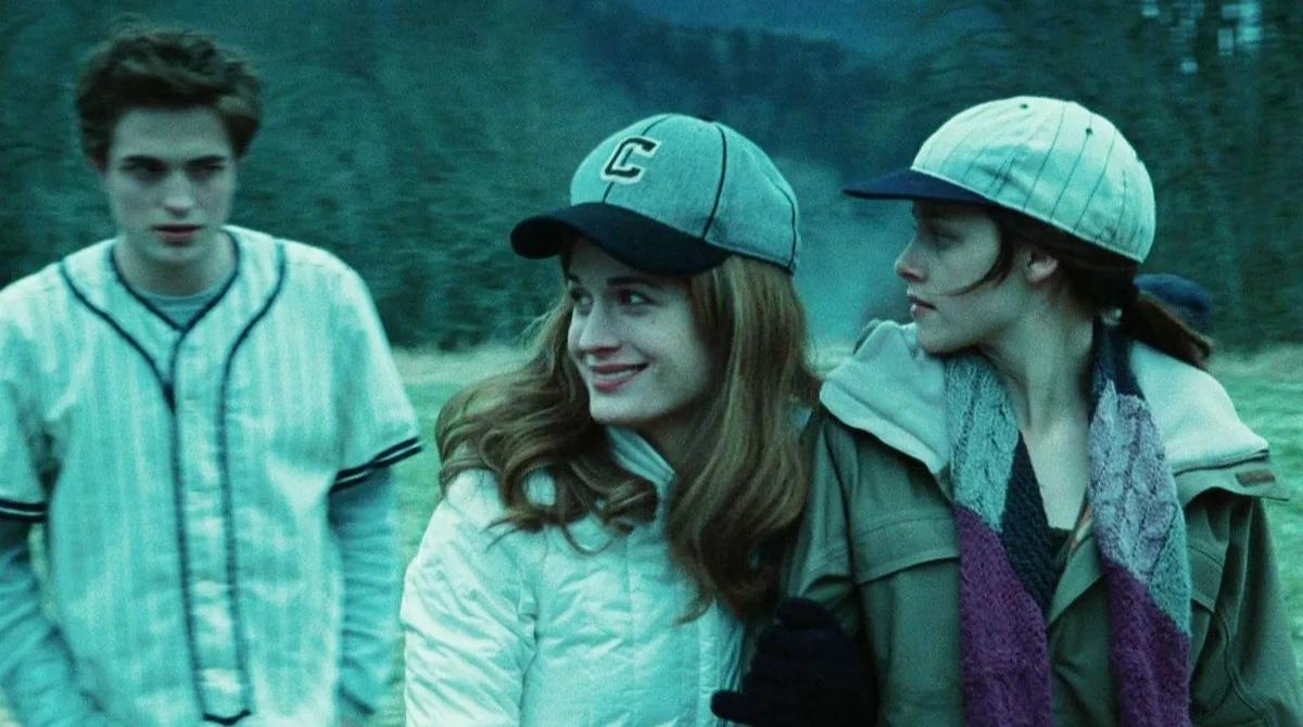 3-twilight-baseball-esmee-bella