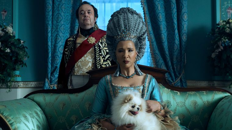 bridgerton-la-reine-charlotte-golda-rosheuvel-serie-netflix
