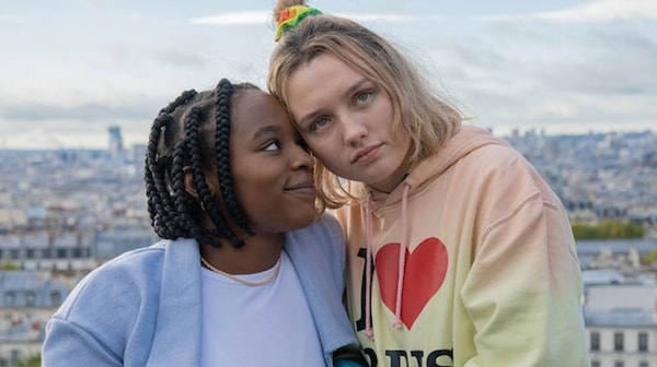 corrina-brown-et-kizzy-edgell-dans-les-roles-de-tara-et-darcy-dans-la-saison-2-de-heartstopper-sur-netflix