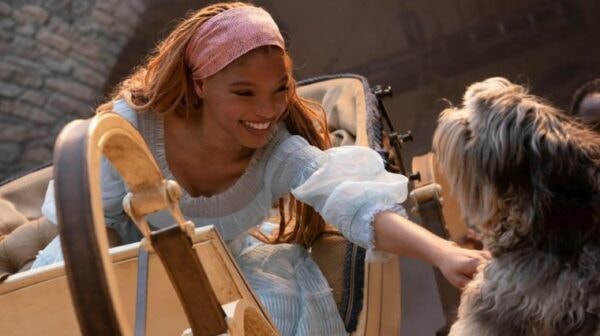 halle-bailey-dans-le-role-dariel-pour-le-film-disney-la-petite-sirene-de-2023