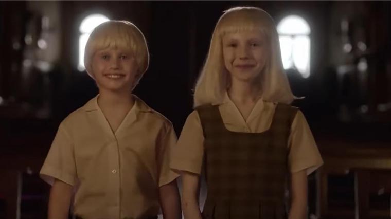 Les jumeaux Tin et Tina du film d'horreur espagnol de Netflix