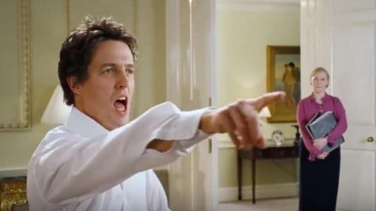 Hugh Grant dans la scène de danse du film culte Love Actually