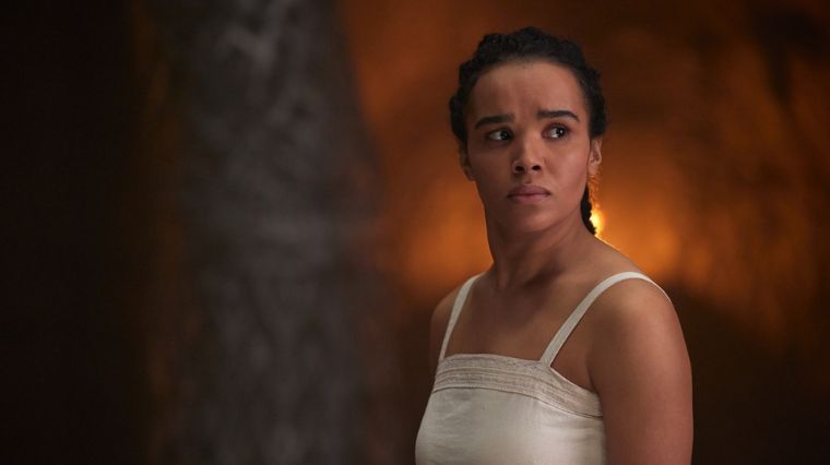 nynaeve-zoe-robins-dans-la-serie-amazon-prime-video-la-roue-du-temps