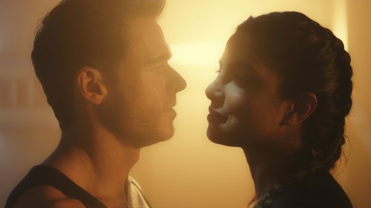 richard-madden-et-priyanka-chopra-dans-la-serie-amazon-citadel