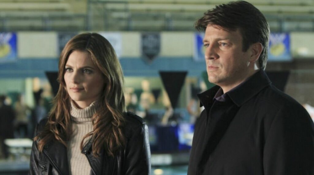 Nathan Fillion et Stana Katic dans la série Castle.