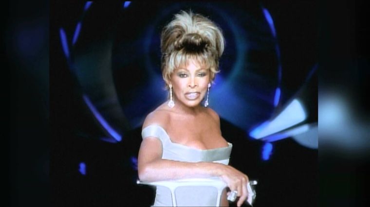 tina-turner-golden-eye
