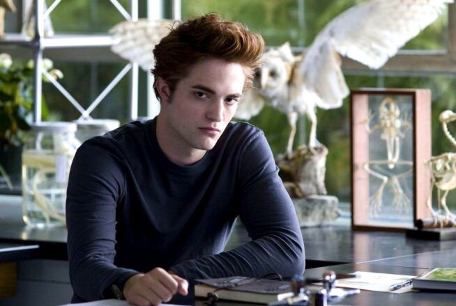 Twilight : aviez-vous remarqué Robert Pattinson en plein fou rire dans cette scène culte ?