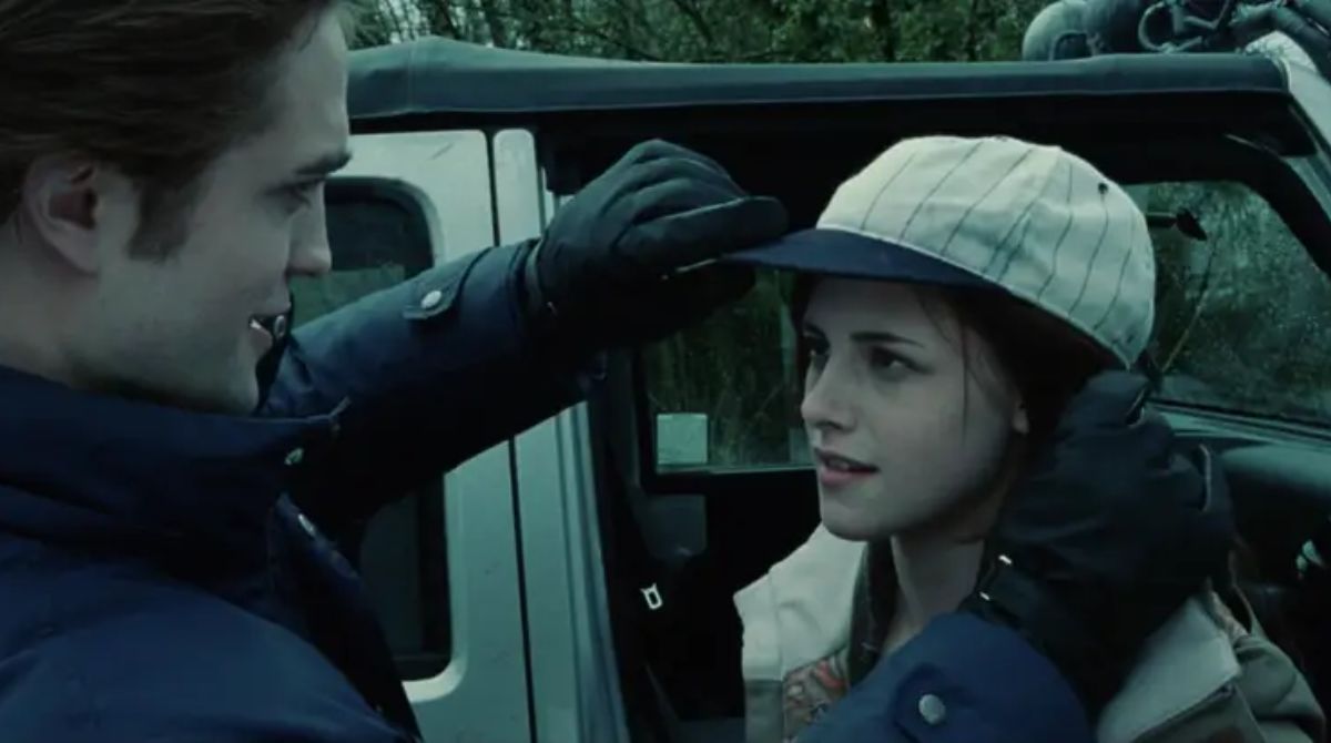 bella-twilight-baseball-scene-1