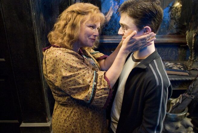Harry Potter : pourquoi les Weasley n&rsquo;ont-ils jamais adopté Harry ? #théorie