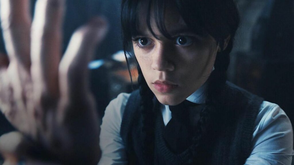 Jenna Ortega dans la série Mercredi sur Netflix.