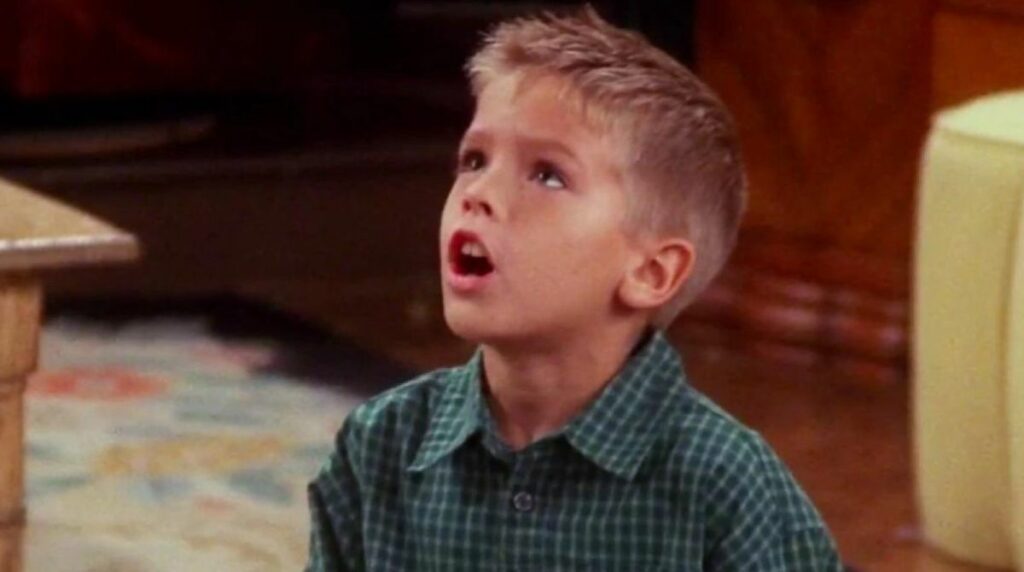 Cole Sprouse joue Ben Geller, le fils de Ross dans Friends.