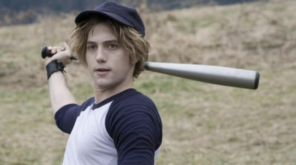 Jasper muni de sa bâte de baseball pour la scène culte dans Twilight