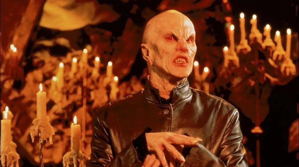 Le maître interprété par Mark Metcalf, principal méchant dans Buffy contre les vampires