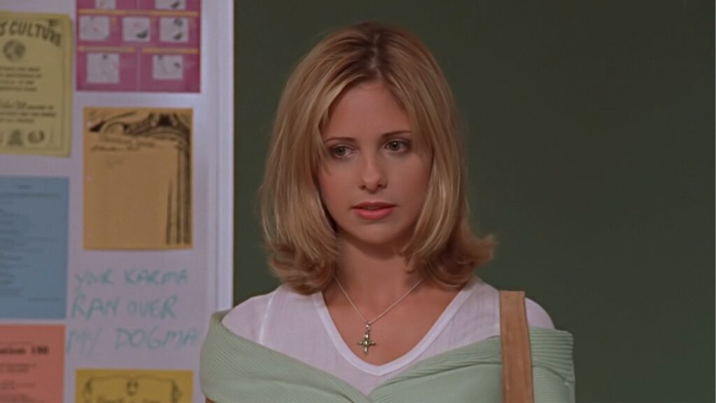 Sarah Michelle Gellar dans l'épisode 1 de la saison 2 de Buffy contre les vampires