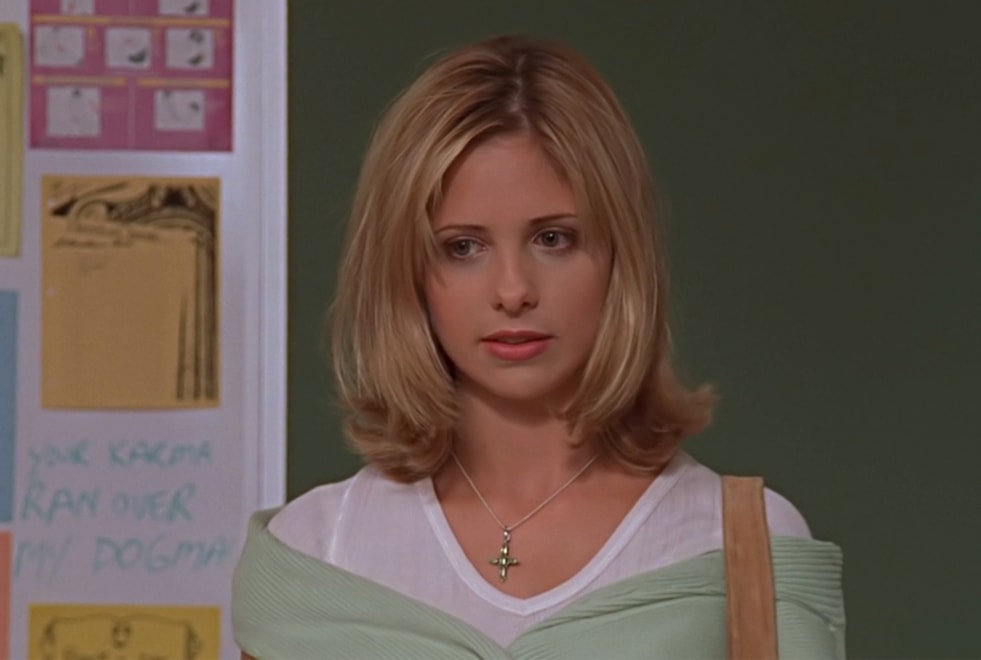 Buffy contre les vampires : pourquoi Sarah Michelle Gellar a-t-elle les cheveux plus courts dans la saison 2 ?